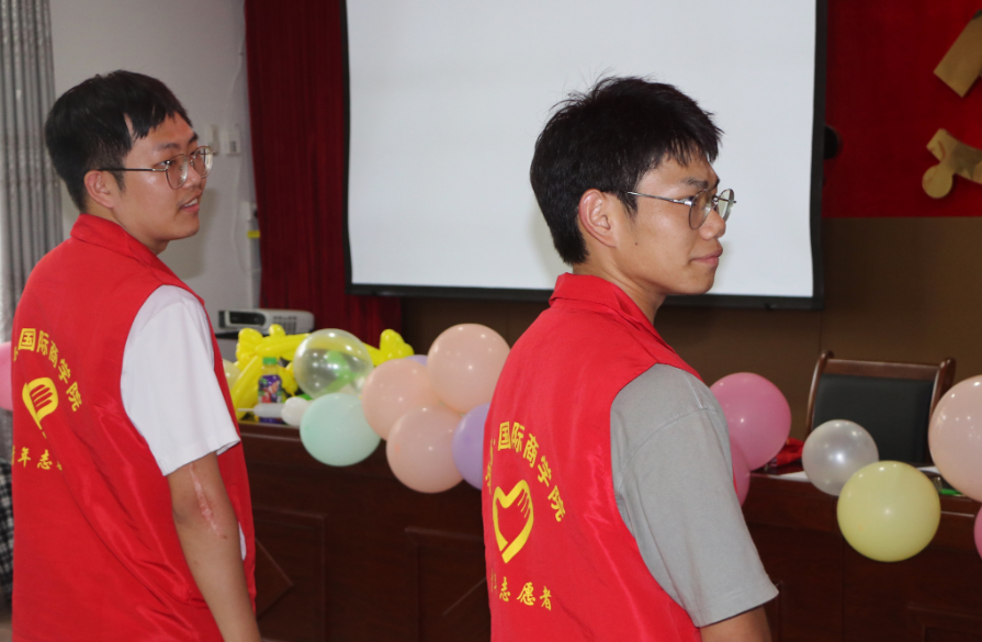 携手童心·与留守儿童共绘欢乐