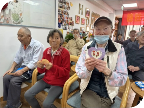 【美趣·时刻】萌娃庆重阳，同乐传递爱——杭州市德胜东村幼儿园重阳节活动