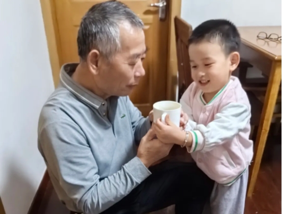 【美趣·时刻】萌娃庆重阳，同乐传递爱——杭州市德胜东村幼儿园重阳节活动